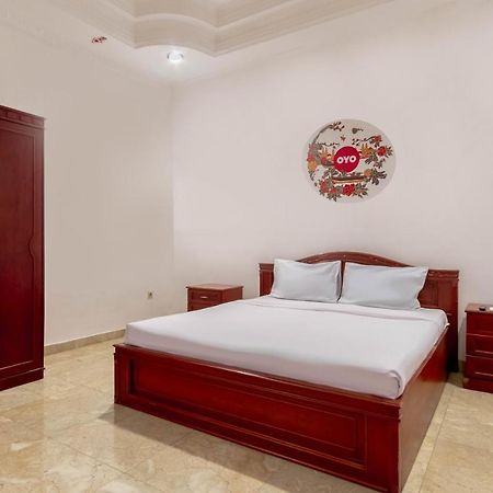 棉兰 Oyo Living 2843 Raz House Syariah酒店 外观 照片