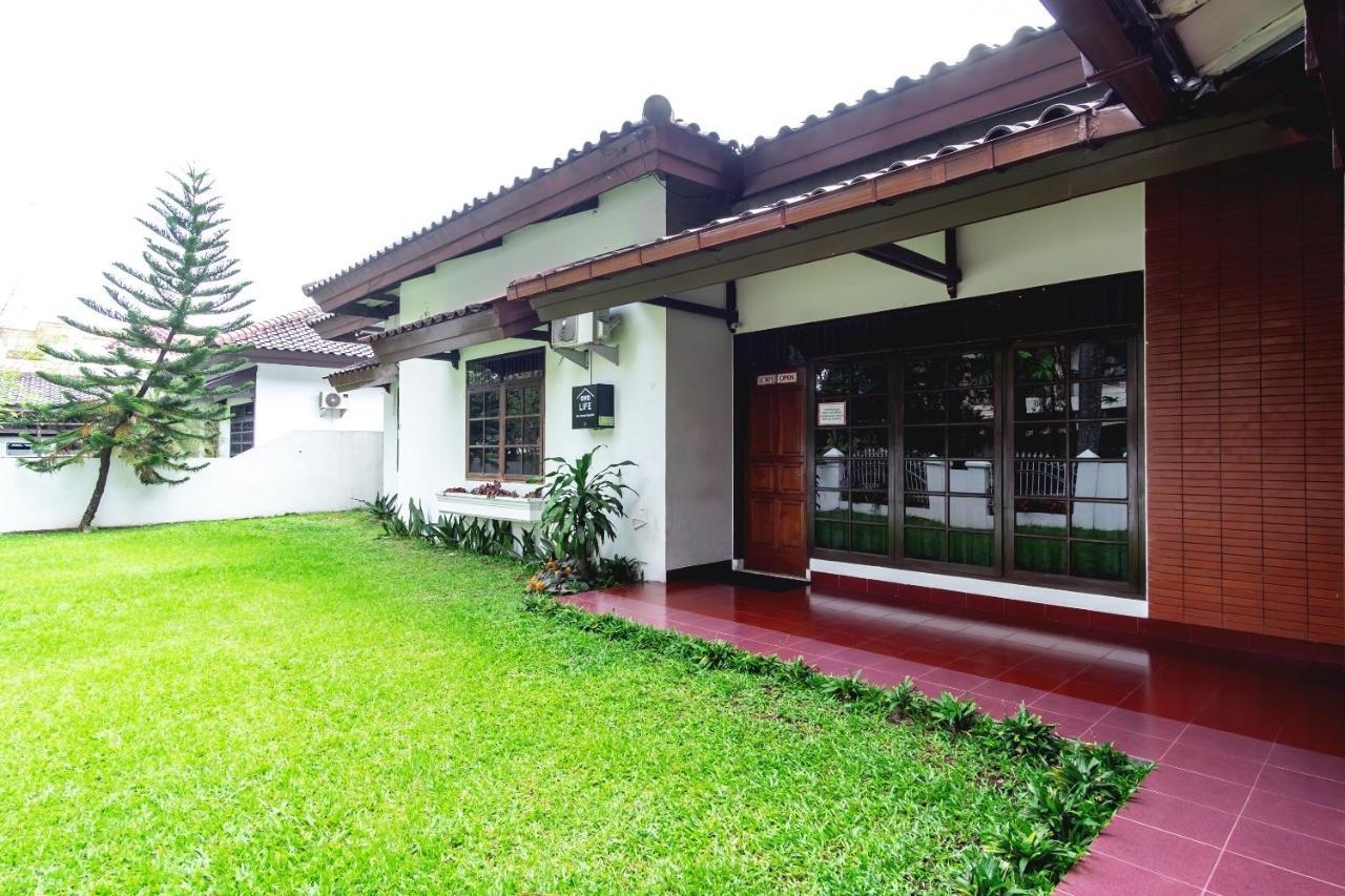 棉兰 Oyo Living 2843 Raz House Syariah酒店 外观 照片