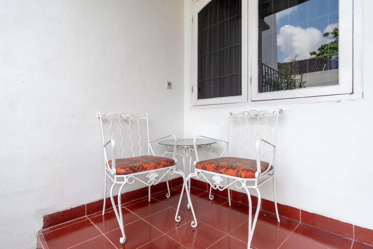 棉兰 Oyo Living 2843 Raz House Syariah酒店 外观 照片