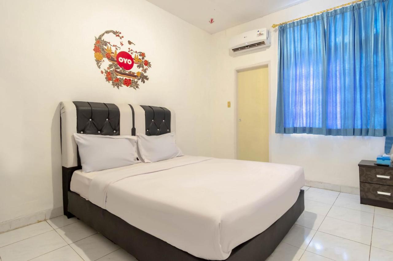 棉兰 Oyo Living 2843 Raz House Syariah酒店 外观 照片
