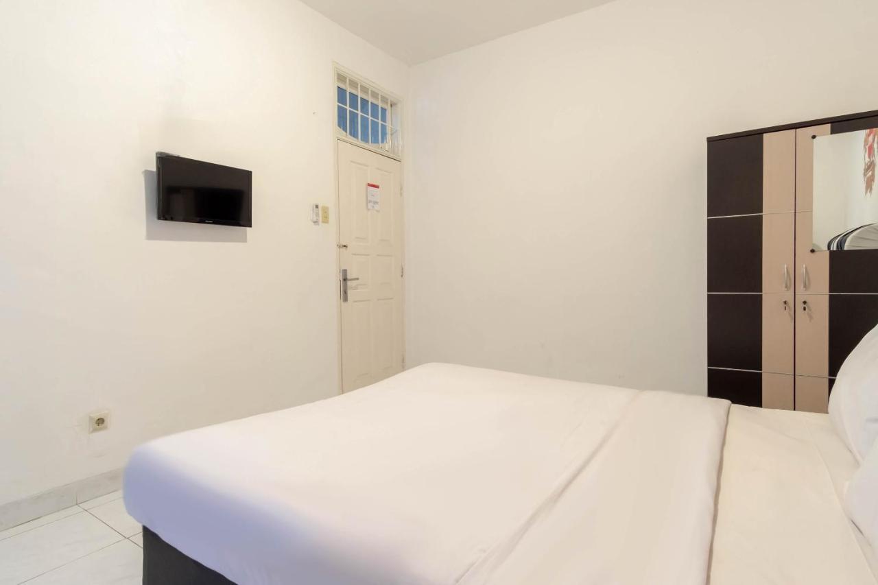 棉兰 Oyo Living 2843 Raz House Syariah酒店 外观 照片