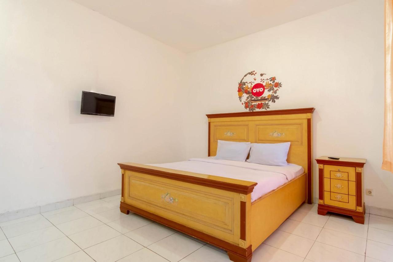 棉兰 Oyo Living 2843 Raz House Syariah酒店 外观 照片